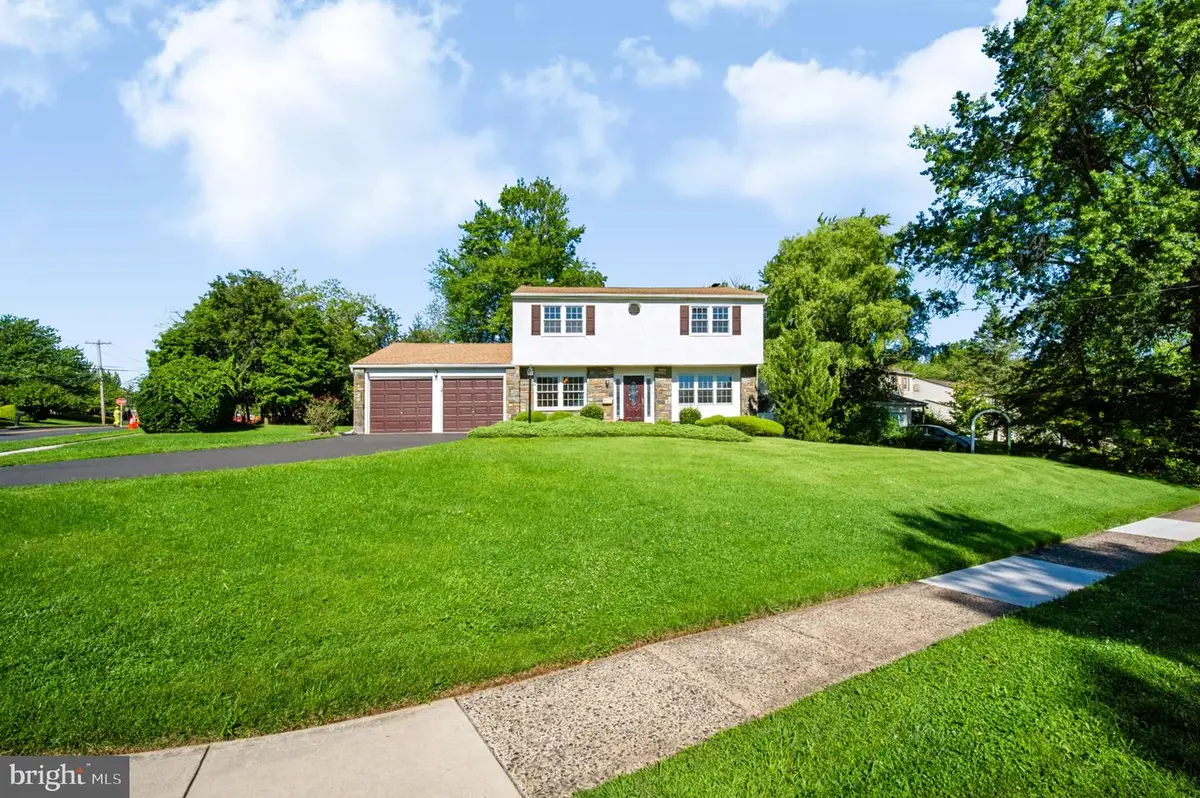 2201 Shetland Dr, Warrington, PA 18976 - #1