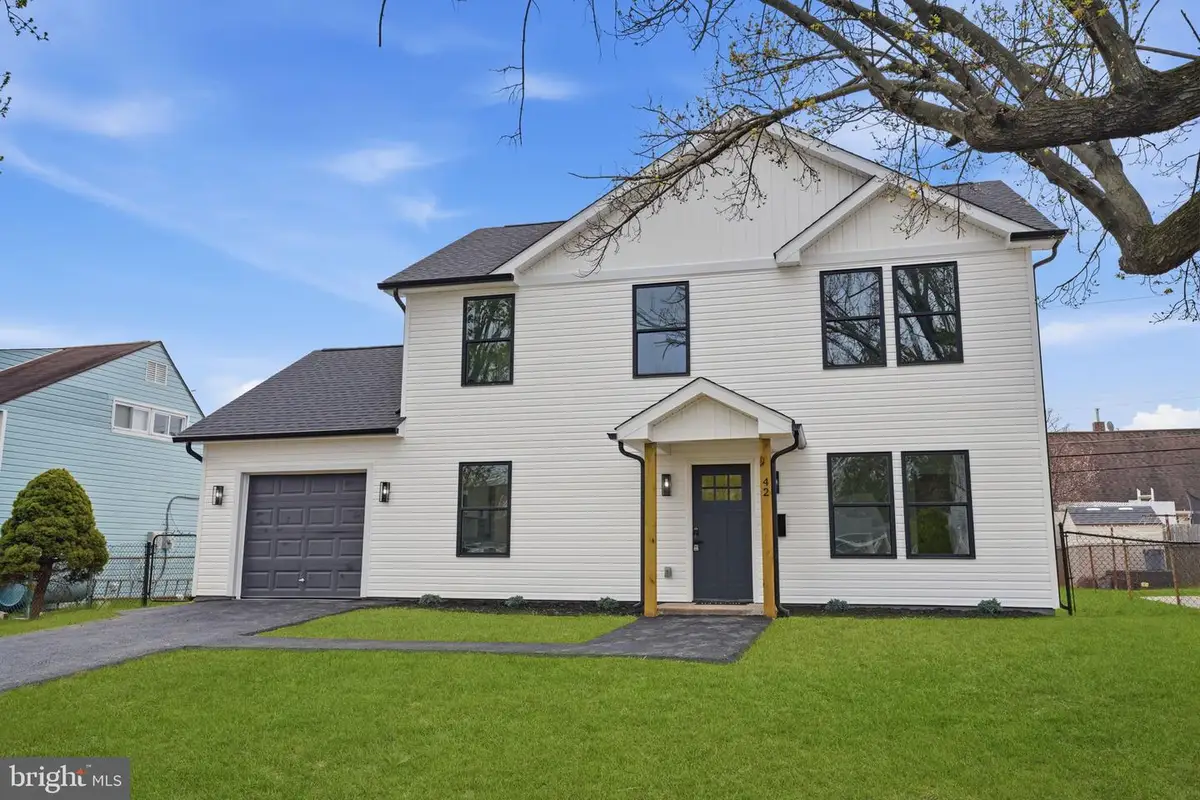 84 Ice Pond Rd, Levittown, PA 19057 - #1