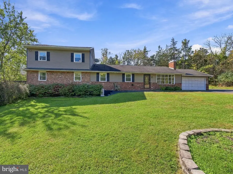 56 Ealer Hill Rd, Kintnersville, PA 18930 - #2
