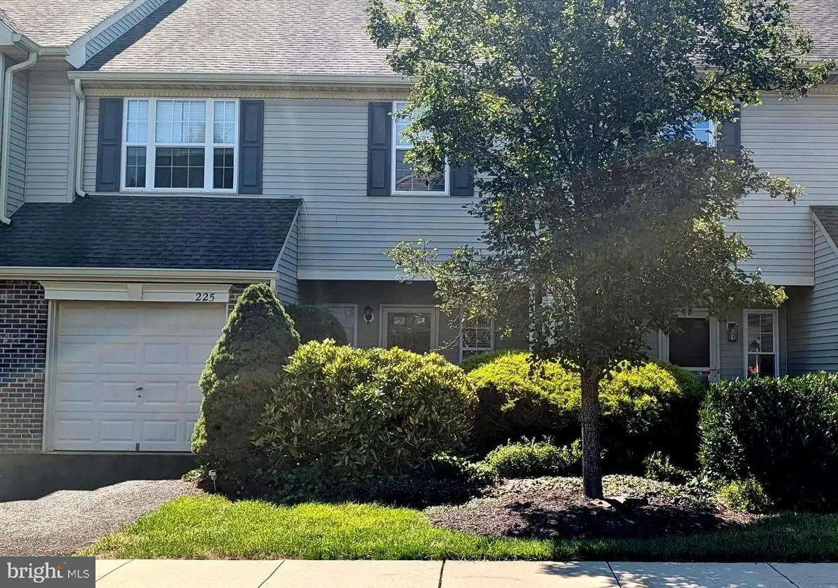 225 Deerfield Ct, New Hope, PA 18938 - #1