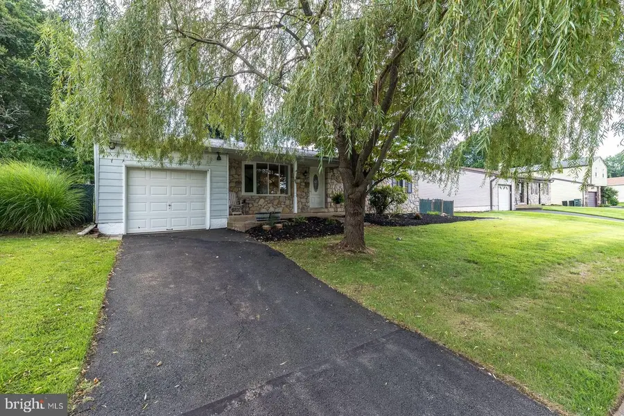 1331 Clover Ln, Feasterville Trevose, PA 19053 - #2
