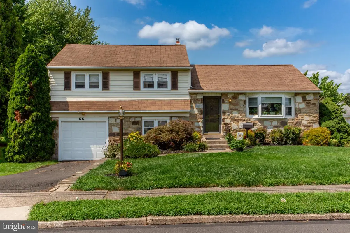 1212 Dahlia Rd, Warminster, PA 18974 - #1