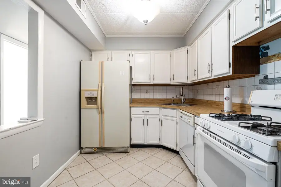114 Leedom #114, Newtown, PA 18940 - #3