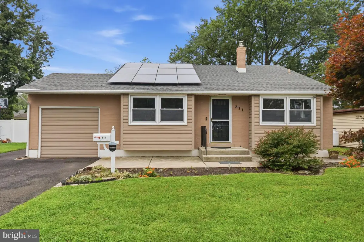 811 Arthur Ave, Bristol, PA 19007 - #1