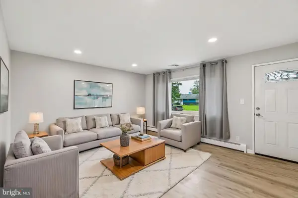 723 Auburn Rd, FAIRLESS HILLS, PA 19030