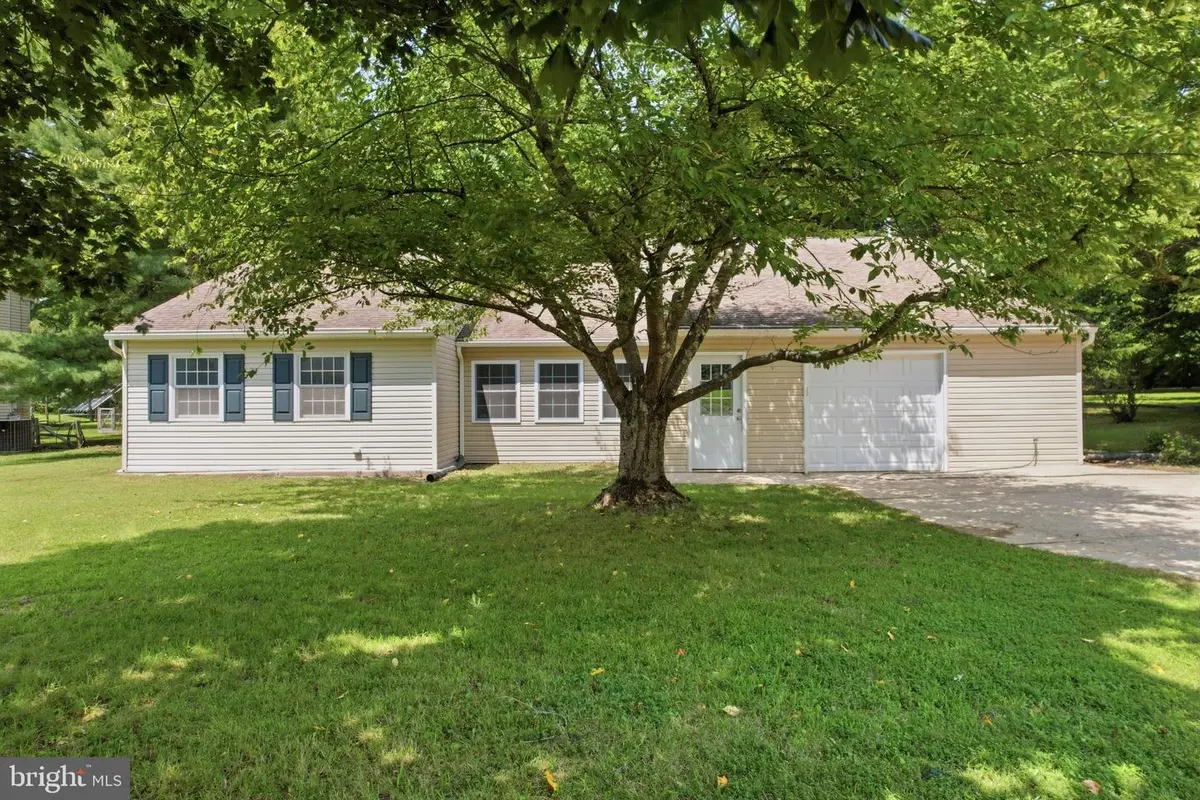 300 New Rd, Southampton, PA 18966 - #1