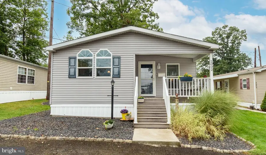 2002 Perilli Dr, Telford, PA 18969 - #2
