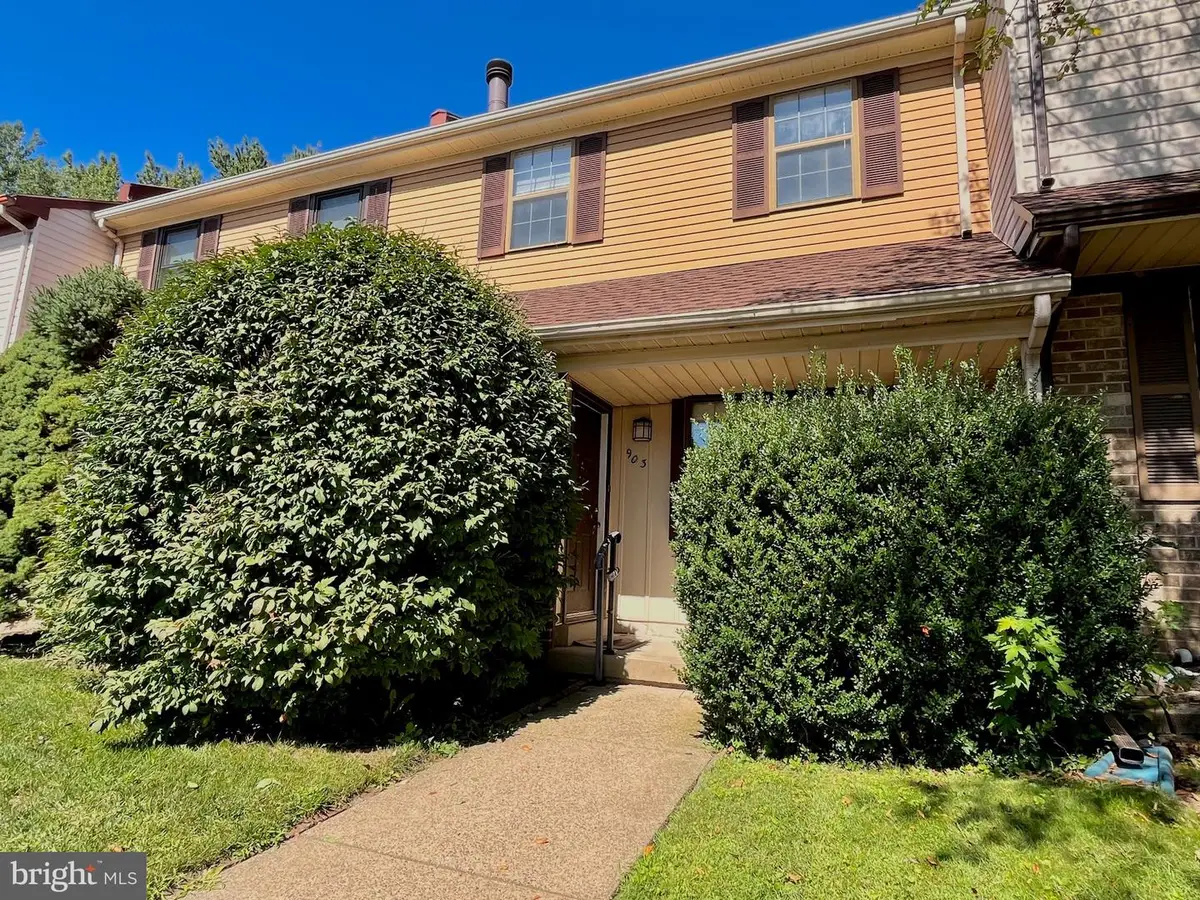 903 Clover Pl, Warminster, PA 18974 - #1