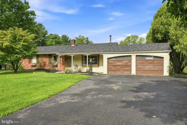 272 W Sandy Ridge Rd, DOYLESTOWN, PA 18901