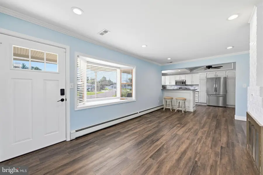48 Beechtree Rd, Levittown, PA 19057 - #2