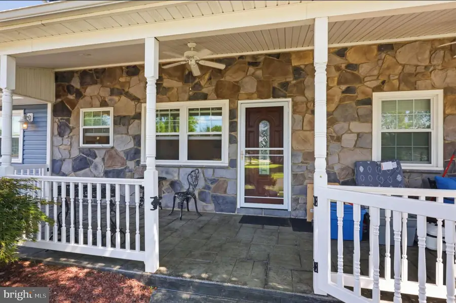 551 Stonybrook Dr #e, Levittown, PA 19055 - #3