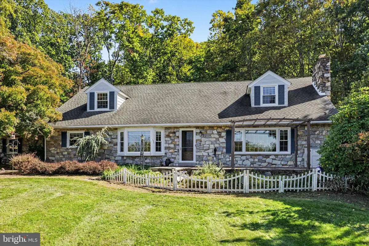 99 Pickwick Dr, Doylestown, PA 18901 - #1