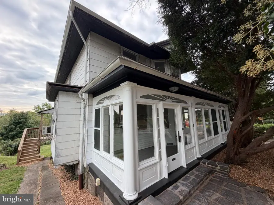 140 E Walnut St, Sellersville, PA 18960 - #3