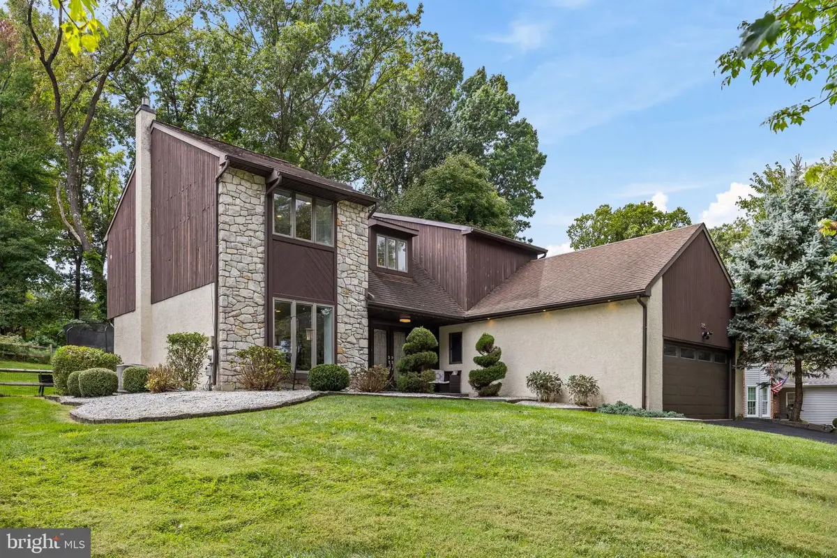 885 Spring View Dr, Southampton, PA 18966 - #1