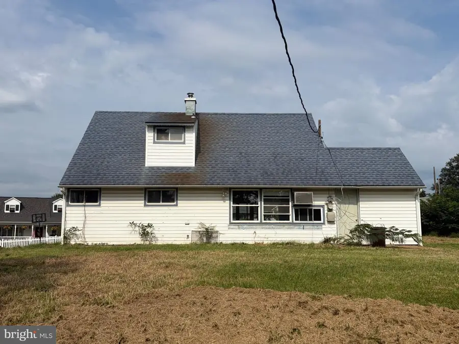14 Circle Rd, Levittown, PA 19057 - #3