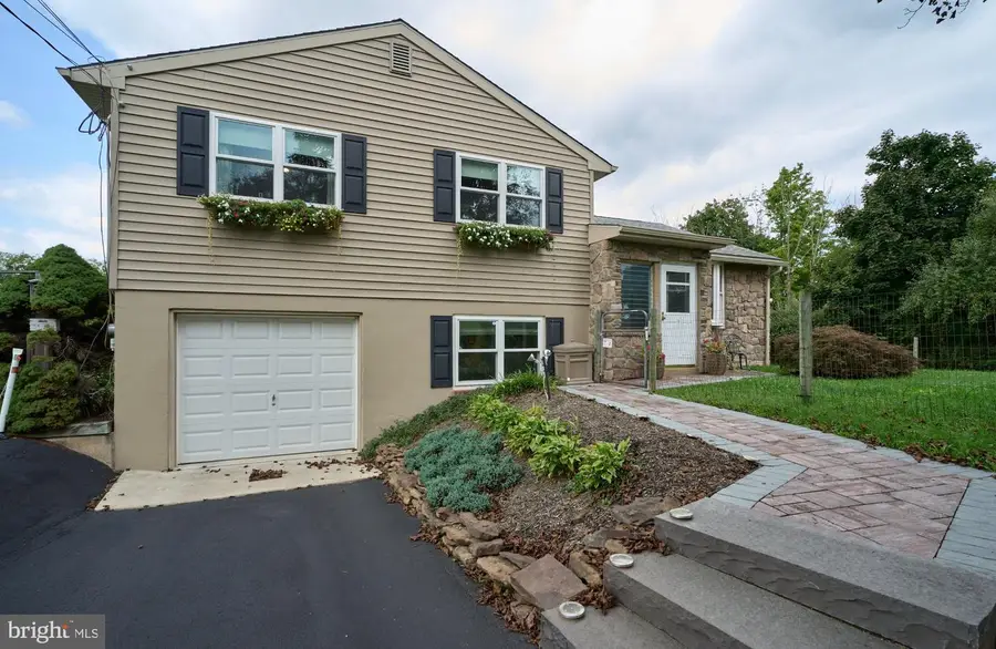 7078 Easton Rd, Pipersville, PA 18947 - #3