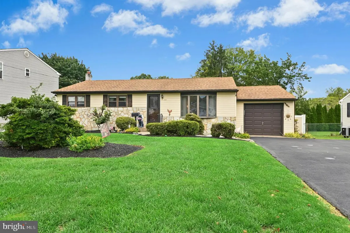 840 Roger Rd, Warminster, PA 18974 - #1