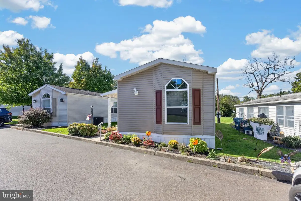 1033 Pine Cir, Telford, PA 18969 - #1