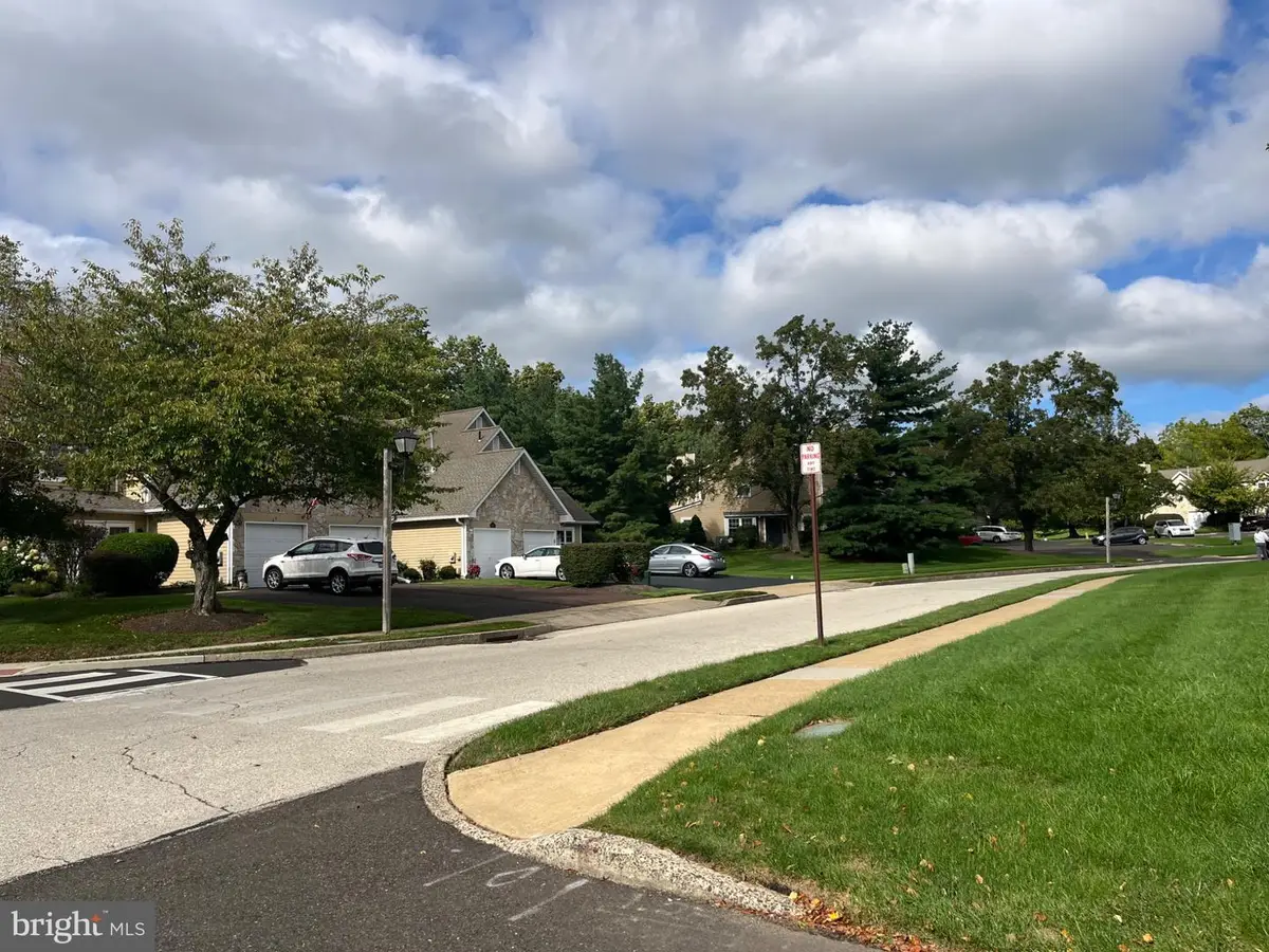 2306 Orchard Hill Cir, Warrington, PA 18976 - #1