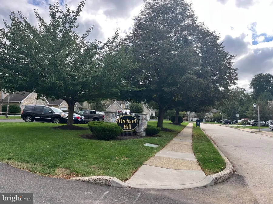 2306 Orchard Hill Cir, Warrington, PA 18976 - #2