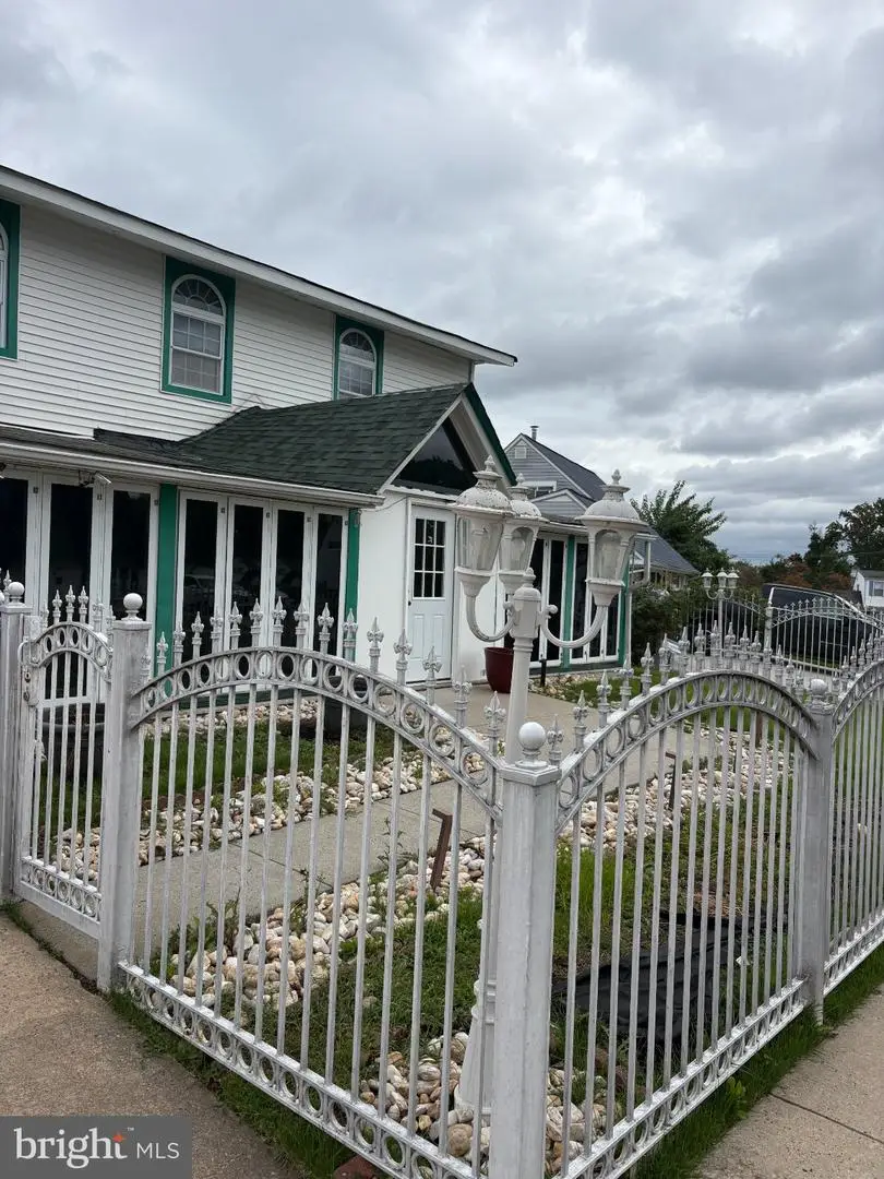 10 Middle Rd, Levittown, PA 19056 - #2