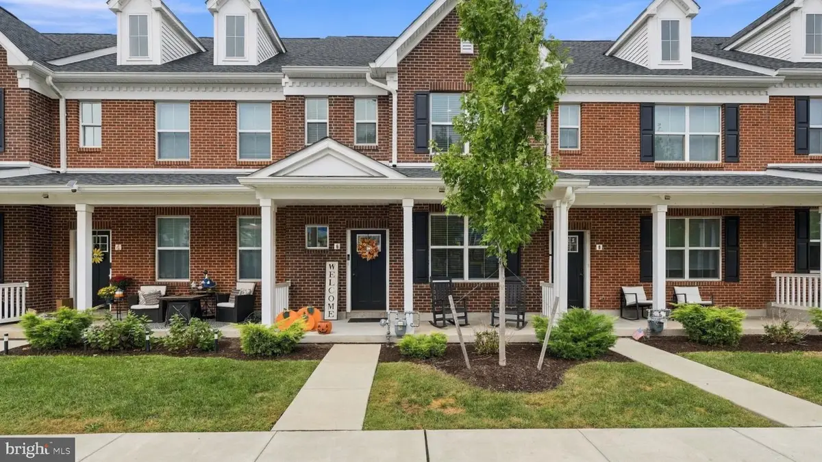 6 N 8th St, Perkasie, PA 18944 - #1