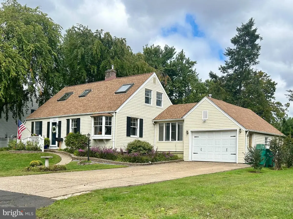 1141 Elwood Ave, Andalusia, PA 19020 - #1