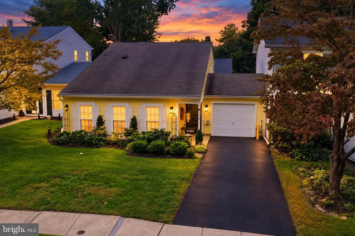 166 Bucks Meadow Ln, Newtown, PA 18940 - #1