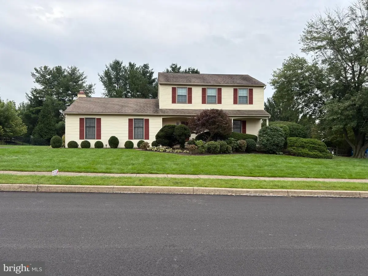 41 Castlewood Dr, Chalfont, PA 18914 - #1