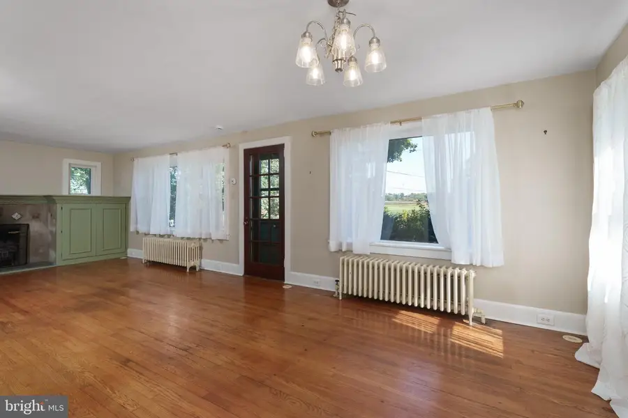 3054 Old York Rd, Furlong, PA 18925 - #3