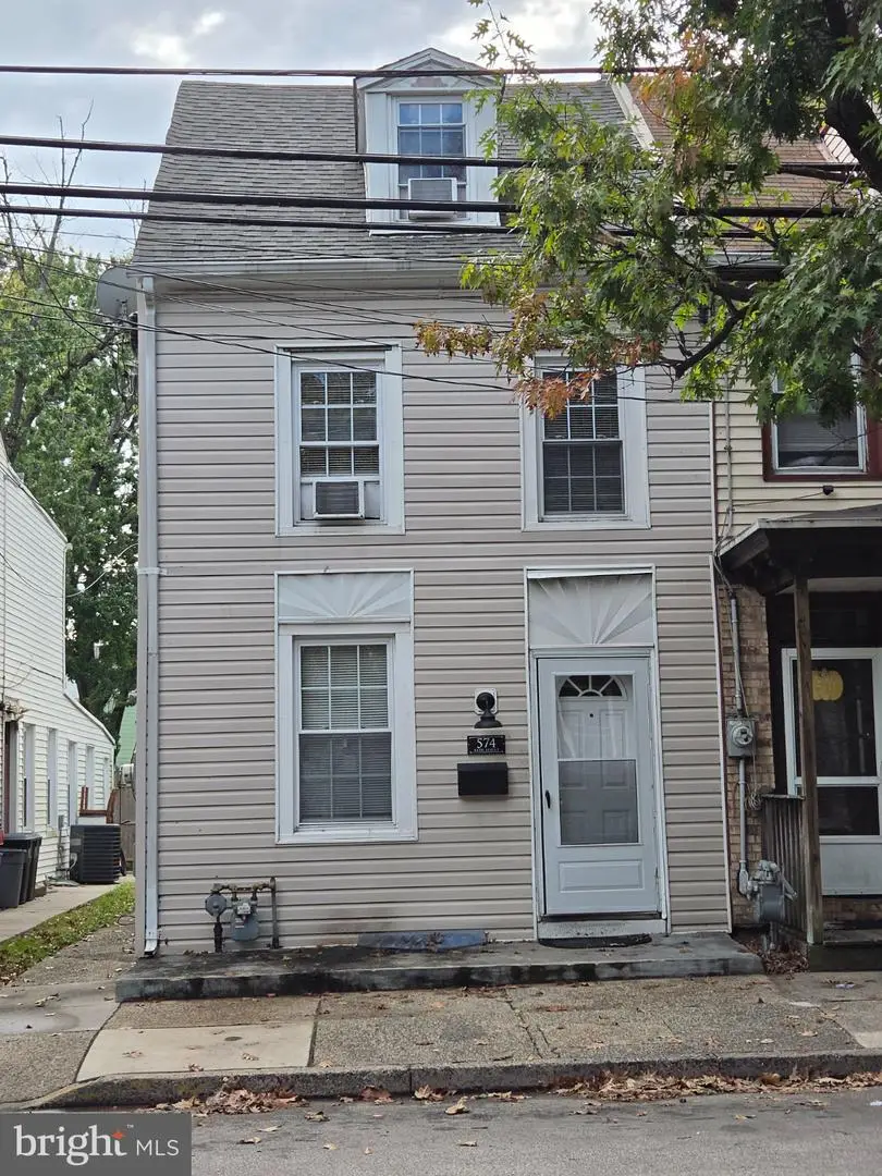 574 Bath St, Bristol, PA 19007 - #1