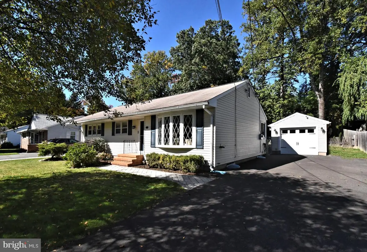 204 W Ferry Rd, Yardley, PA 19067 - #1