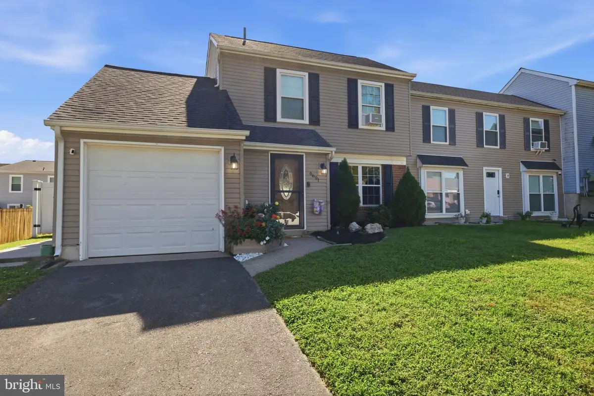 6691 Pickwick Ct, Bensalem, PA 19020 - #1