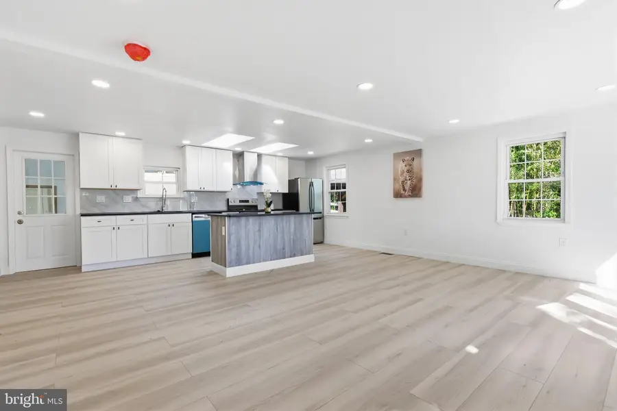 543 Old Street Rd, Lower Southampton, PA 19053 - #3