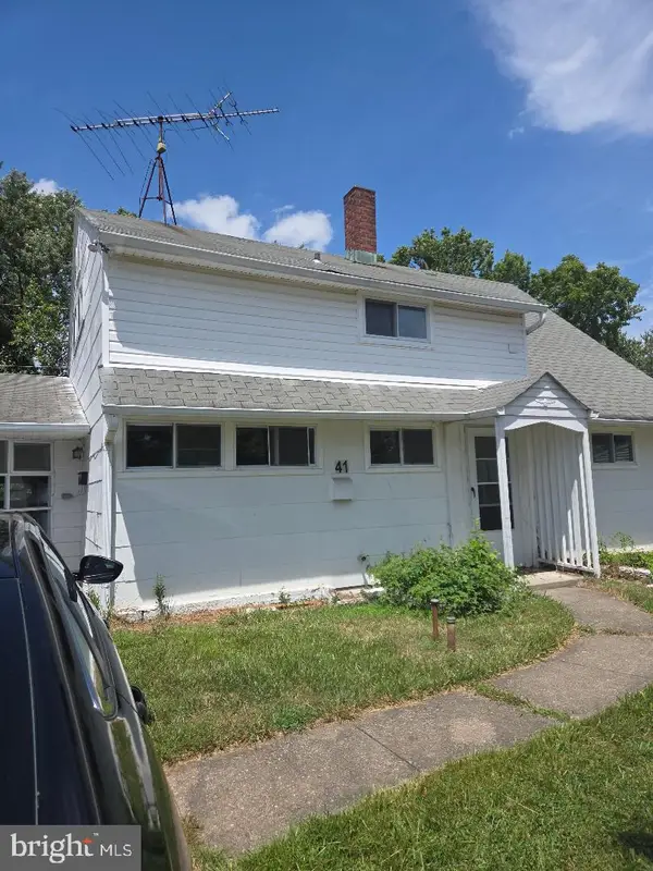 41 Whitewood Dr, LEVITTOWN, PA 19057