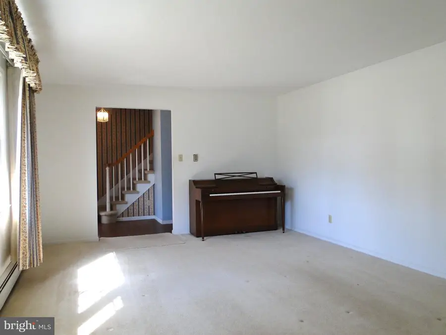 325 10th. St S, Quakertown, PA 18951 - #3