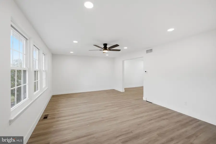 2241 Blackhorse Dr, Warrington, PA 18976 - #3