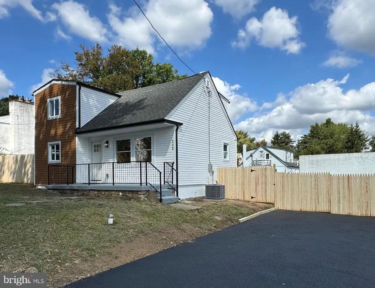 668 Elmwood Ave, Feasterville Trevose, PA 19053 - #1