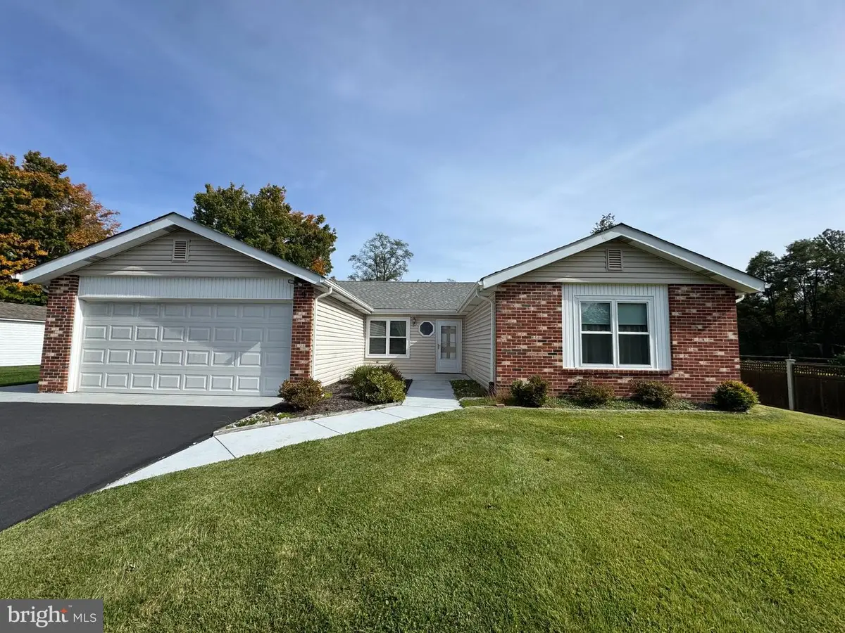 9 S Lancaster Ln, Newtown, PA 18940 - #1