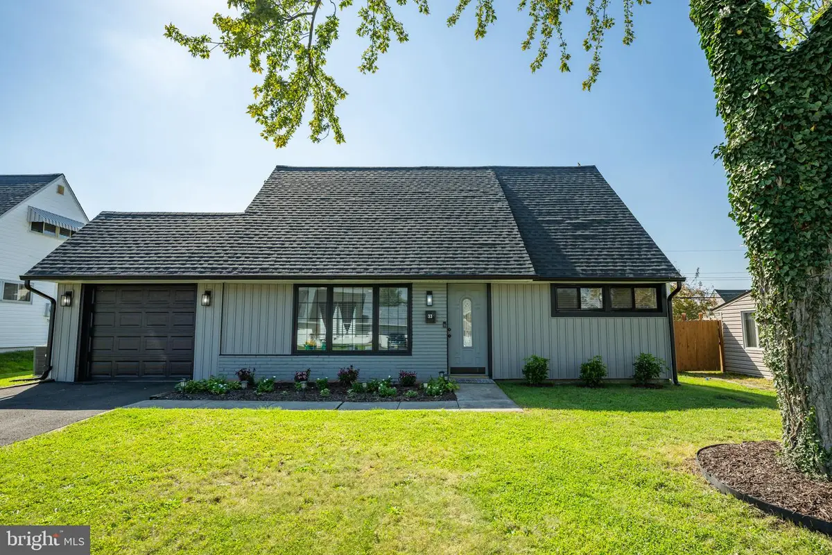 33 Micahill Rd, Levittown, PA 19056 - #1