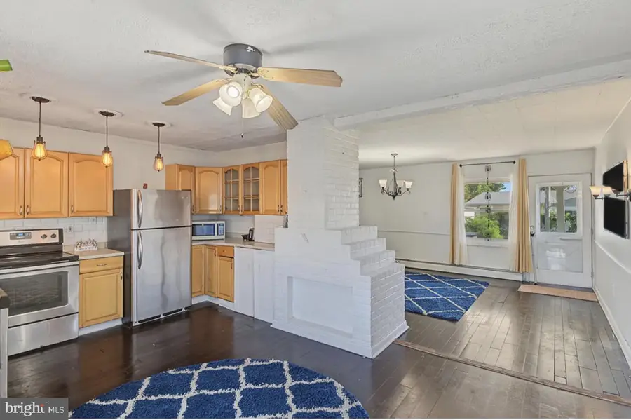 24 Dewberry Ln, Levittown, PA 19055 - #3