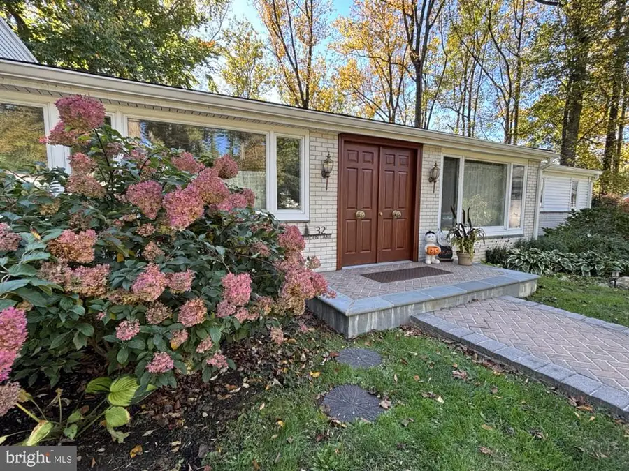 32 Hidden Ln, Feasterville Trevose, PA 19053 - #2