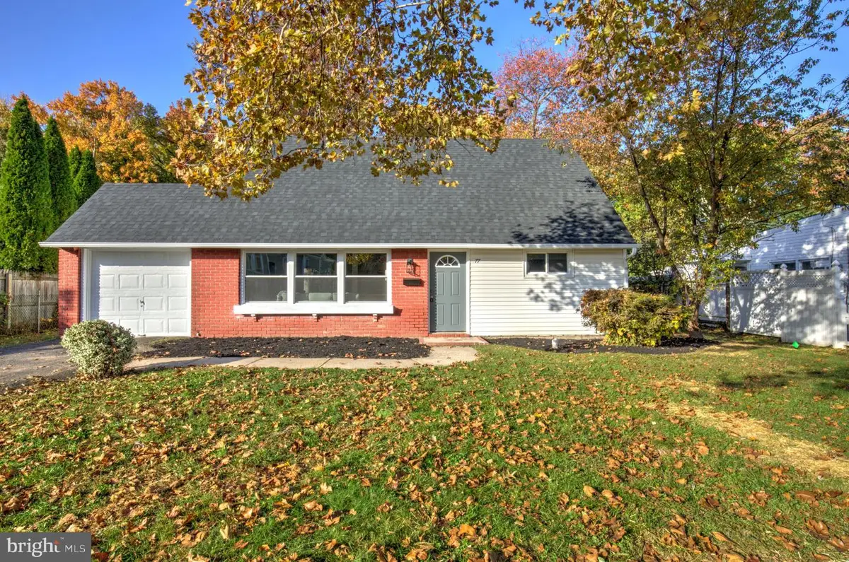 77 Kingwood Ln, Levittown, PA 19055 - #1