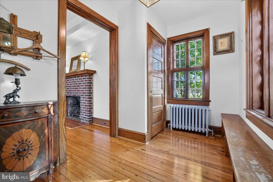 1098 Eagle Rd, Newtown, PA 18940 - #3