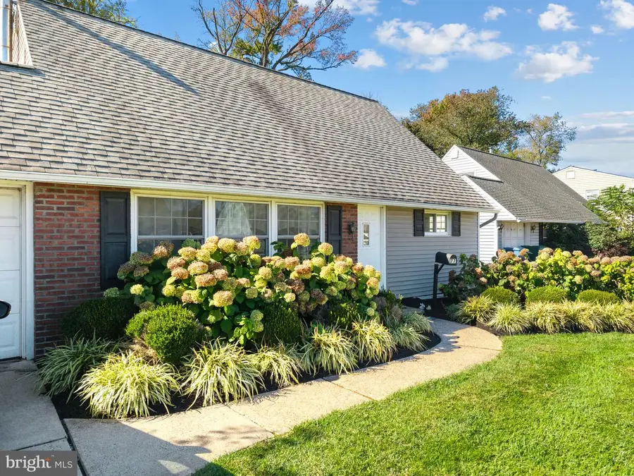 77 Junewood Dr, Levittown, PA 19055 - #2