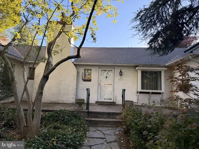 54 Irving Pl, Lower Southampton, PA 19053 - #3