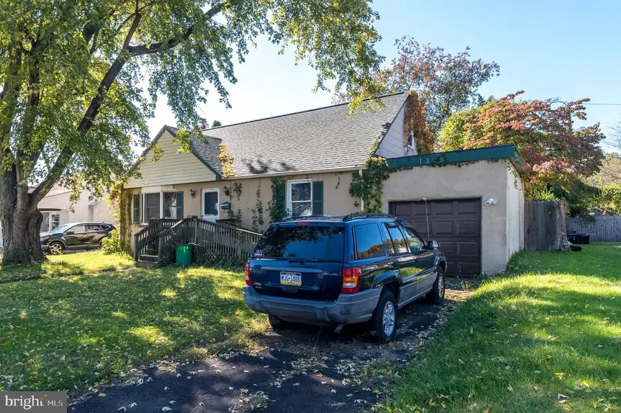 1305 Harrison St, Bristol, PA 19007 - #2