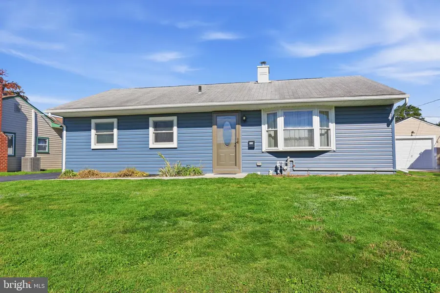 305 Andover Rd, Fairless Hills, PA 19030 - #2