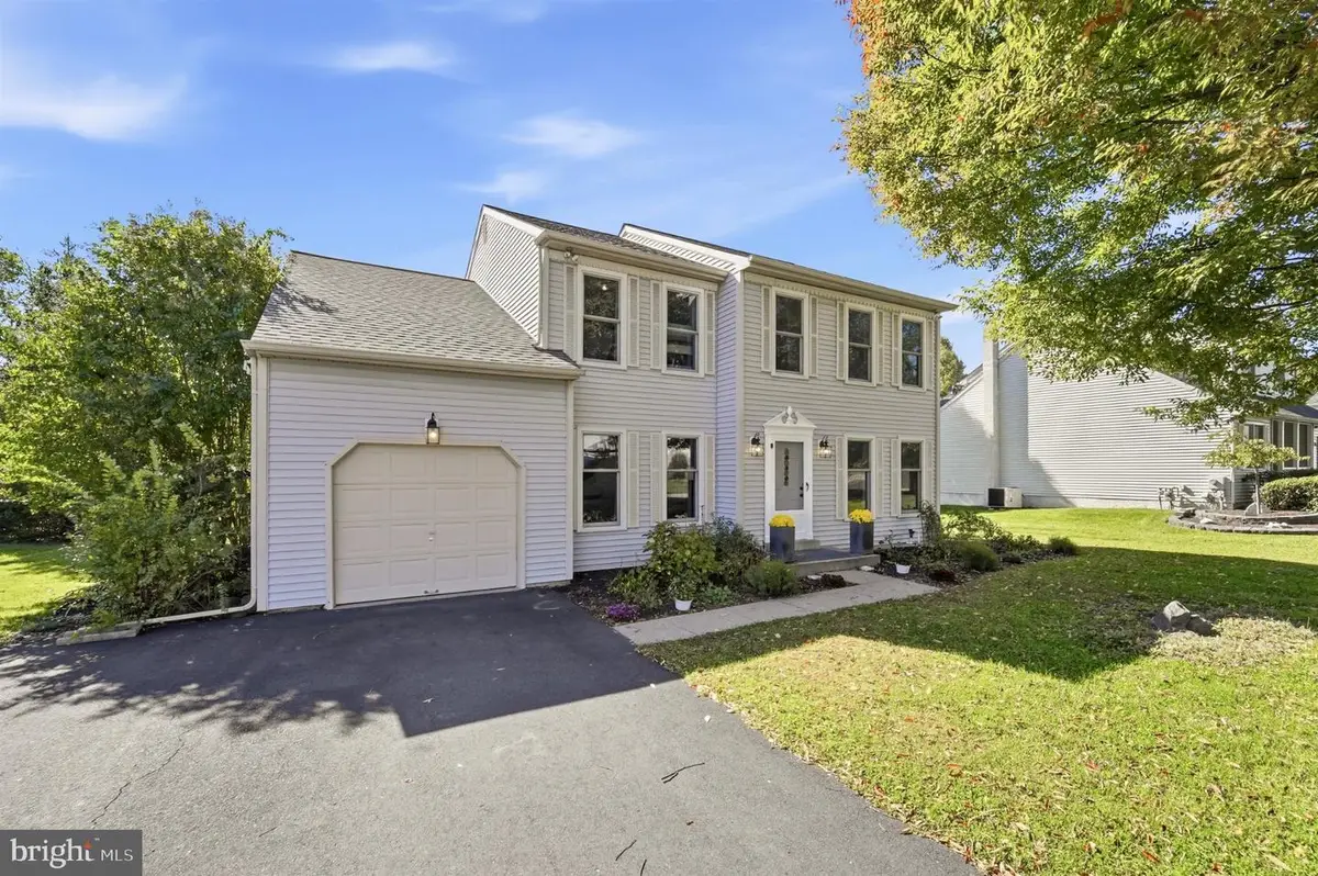 19 Diamond Dr, Newtown, PA 18940 - #1