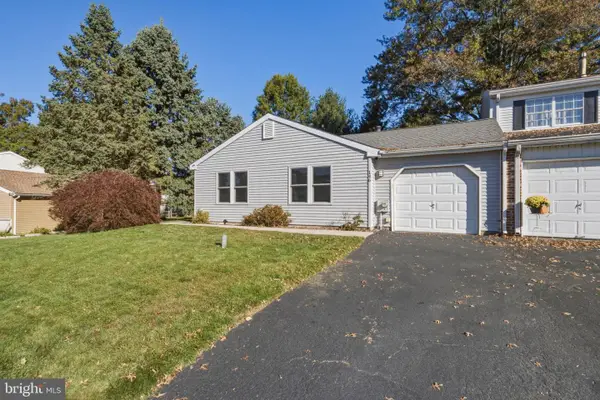 146 Commonwealth Dr, NEWTOWN, PA 18940